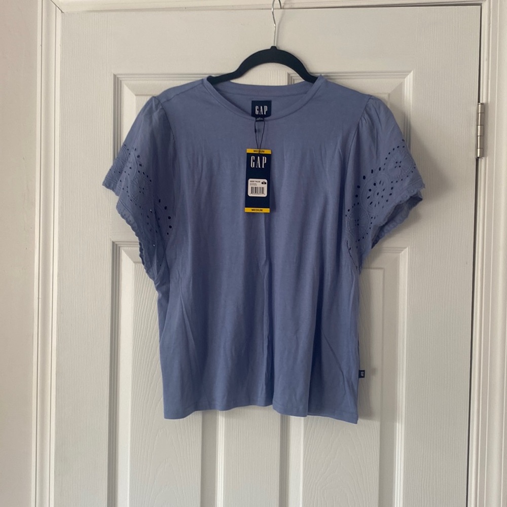 Gap shirt NWT
